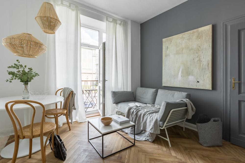 Un intérieur, salon avec canapé